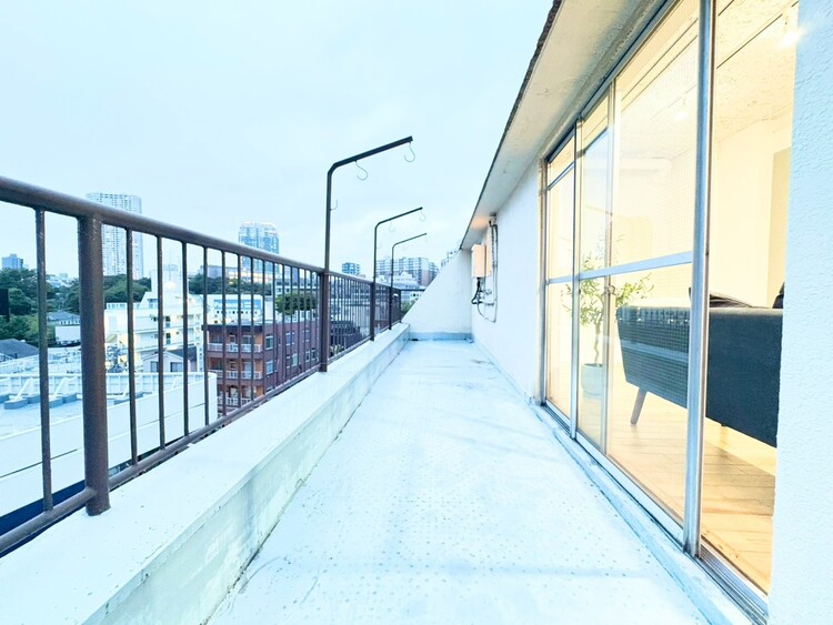 その他 朝の澄んだ空気や、夕方に吹く清々しい風を感じられるバルコニー。