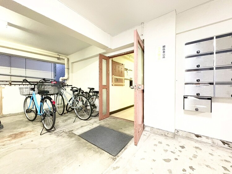 その他 上質感漂う玄関アプローチです。