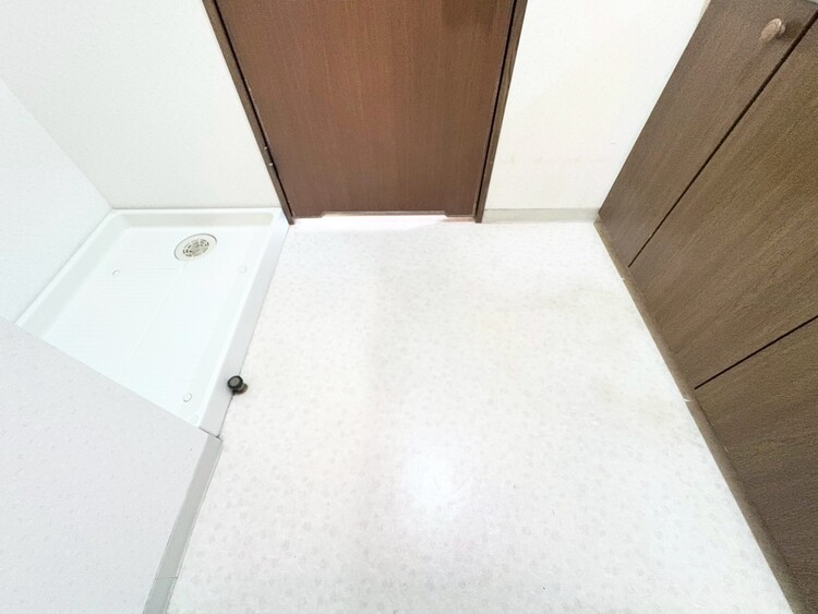 その他 十分な広さの脱衣所。