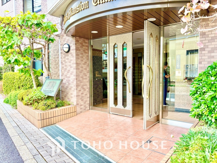 外観 無駄を削ぎ落としたミニマルなデザインが、空間に静謐な美しさをもたらします。研ぎ澄まされた感性を満たす場所です。