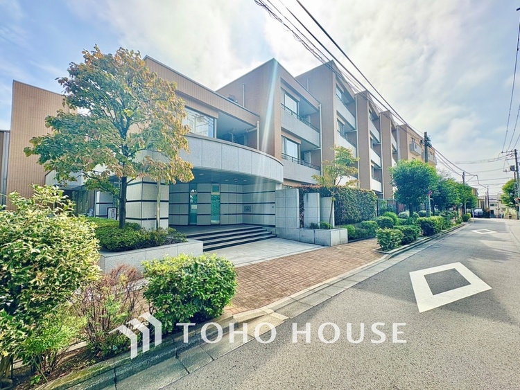 外観 【そよぐ風、緑の香り】澄み切った空気。移ろう季節の中、ゆっくりと流れる時間を、大切な人と愛でる至福。幸せを噛みしめる穏やかな生活。