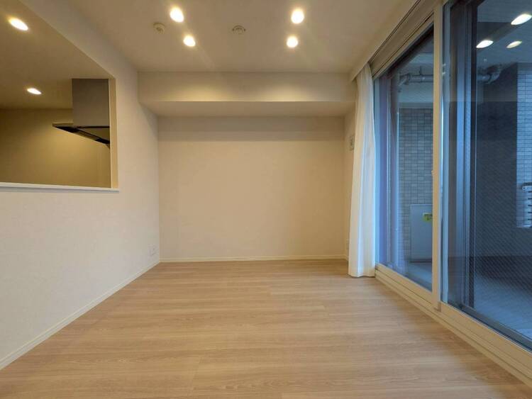 居間 通風・採光に優れ、心地よい光と風が溢れています。