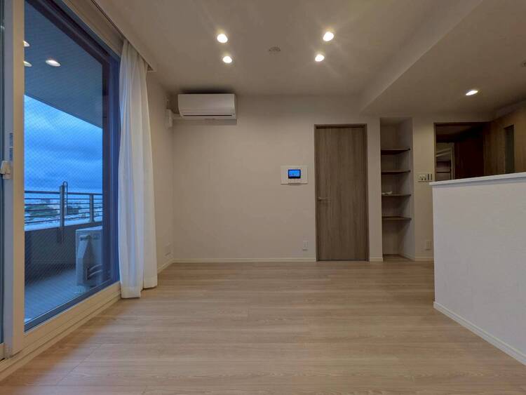 居間 伸びやかな空間のなかで、ゆったりとしたひとときを過ごせます。