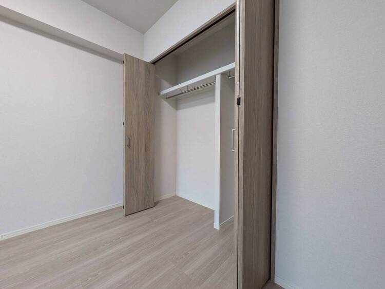 収納 家電やスーツケース、ストック品など何でも片付く嬉しい空間です。