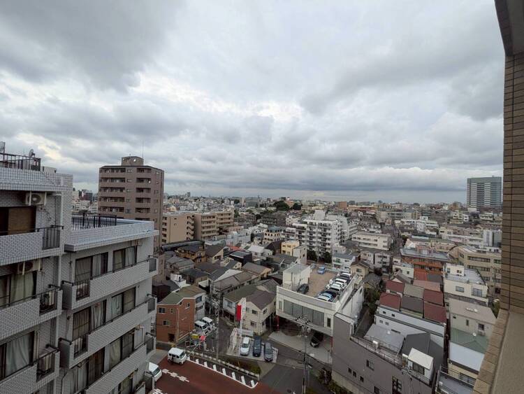 バルコニー 眺望や窓からの景色が良いと、家で過ごす時間も快適です。