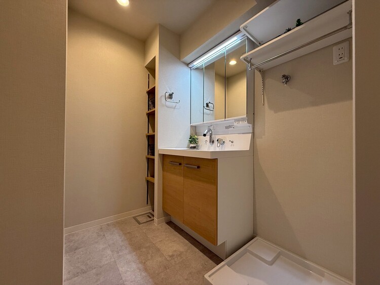 その他 十分な広さの脱衣所。