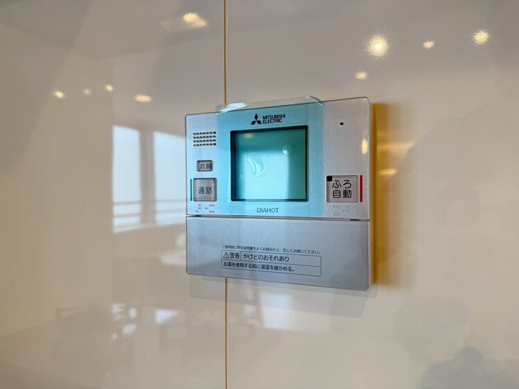 その他 見やすい画面で操作しやすい給湯パネル。