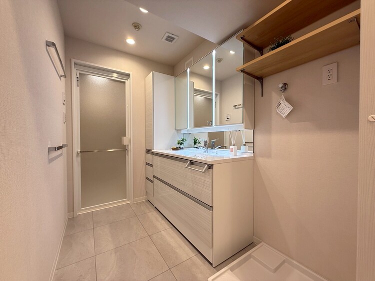 その他 十分な広さの脱衣所。