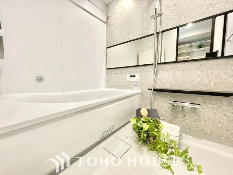 風呂 【BATHROOM】◆プライベートな空間◆simpleだからrelaxできるんです。こころもからだもキレイさっぱり。