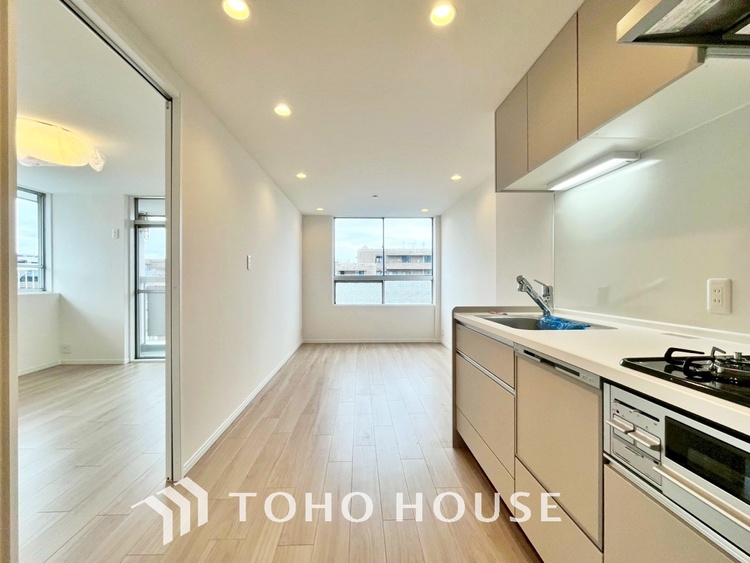 内装 【LIVING】◆煌びやか◆愛おしい家族との団欒の時間をより一層幸せなものに感じさせる煌びやかなLDK。輝かしい毎日が待っています。