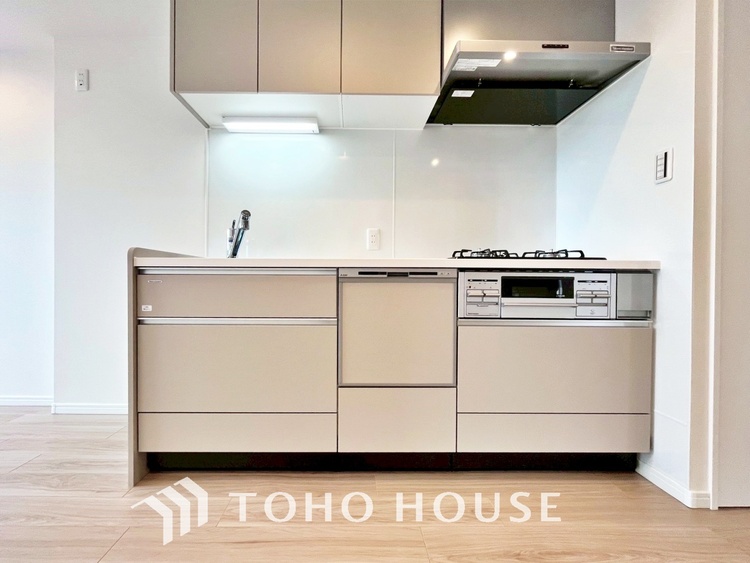 キッチン 【KITCHEN】◆ワクワク◆開放的で機能性も高いシステムキッチン。お子様は毎日のご飯にワクワク！