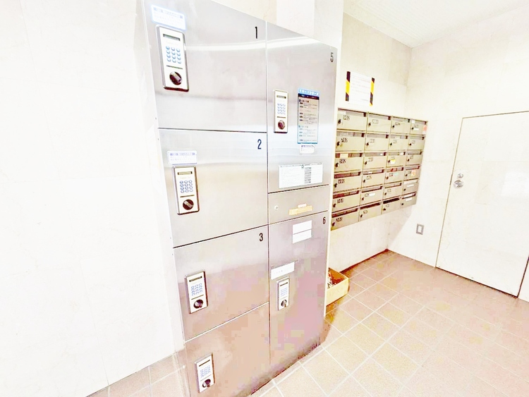 設備 留守時に便利な宅配ボックスを完備。