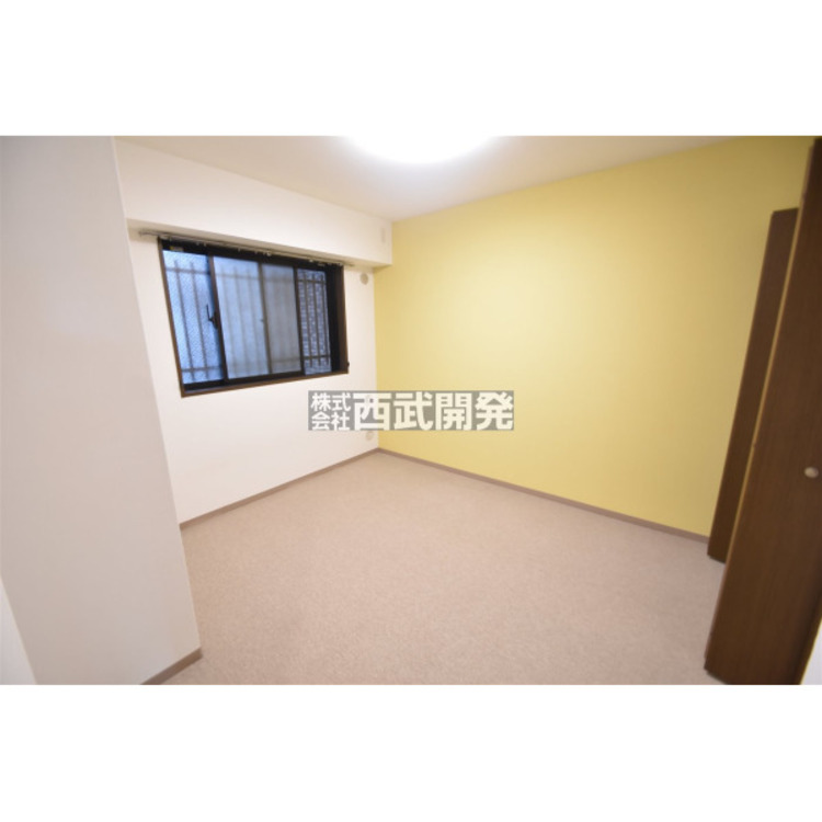 内装 フローリングに変更します