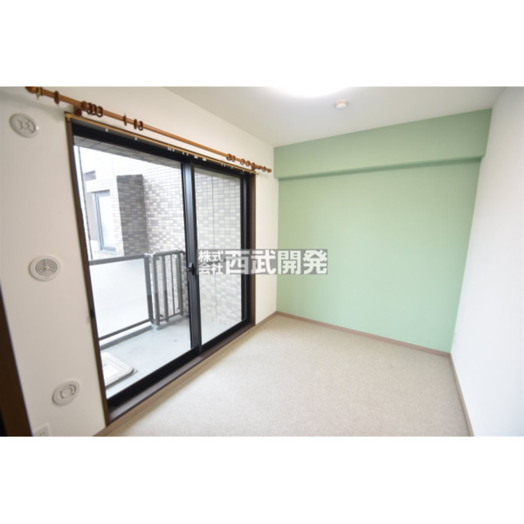 内装 フローリングに変更します