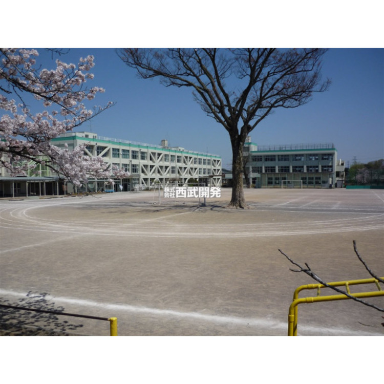 周辺 金子小学校(約1400m)