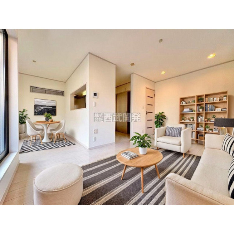 居間 配置してある家具や小物はCGによるイメージです。