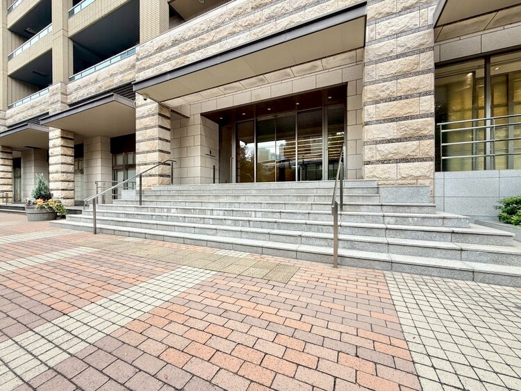 その他 上質感漂う玄関アプローチです。