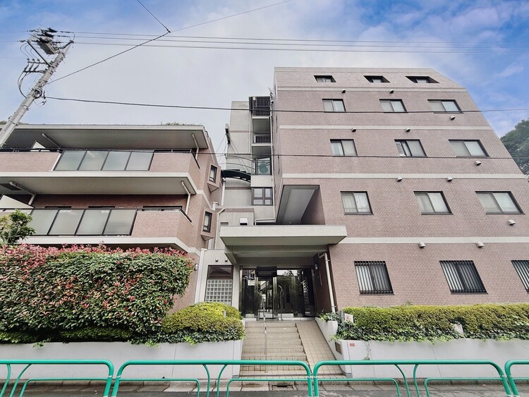 その他 飽きのこないシンプルモダンな外観です。