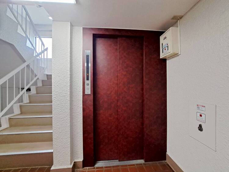 その他 エレベーター完備のため荷物が多くなっても安心。