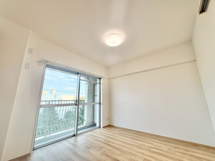 その他 清かで艶やかな時間をもたらしてくれる室内です。