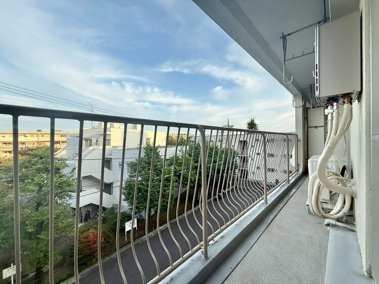 その他 朝の澄んだ空気や、夕方に吹く清々しい風を感じられるバルコニー。