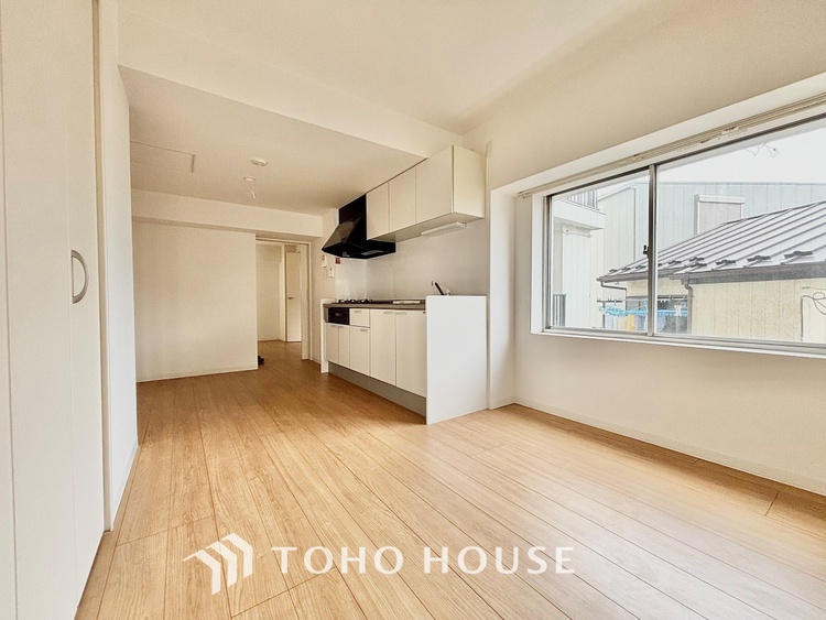 内装 ◆癒しの空間◆室内構成に拘り採光とセンスを散りばめた空間。それは『柔らかさ』に似た素敵な居場所。そこに暮らす人のことを考えつくり出したものは『癒し』という心地よい居場所なんだと思う