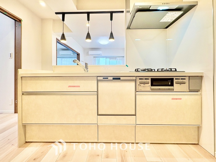 キッチン ◆愛育◆キッチンは家族の絆を育む大切な空間。シンプルで使い易いSystemKitchenで愉しく作る料理は愛情のある美味しいご馳走に。