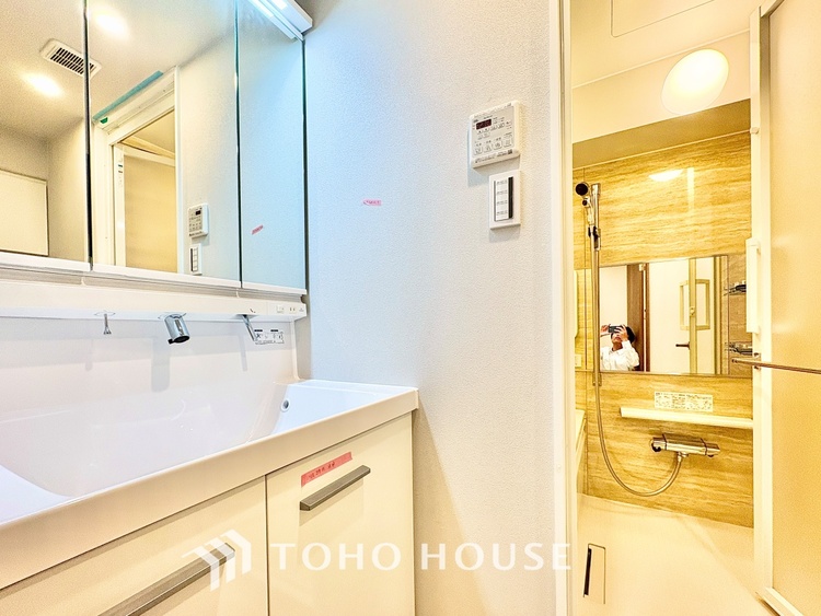 洗面 ◆洗面◆清潔感のある水回り。白で統一されたスタイリッシュな空間。毎日使う場所だから究極にシンプルにこだわりました。