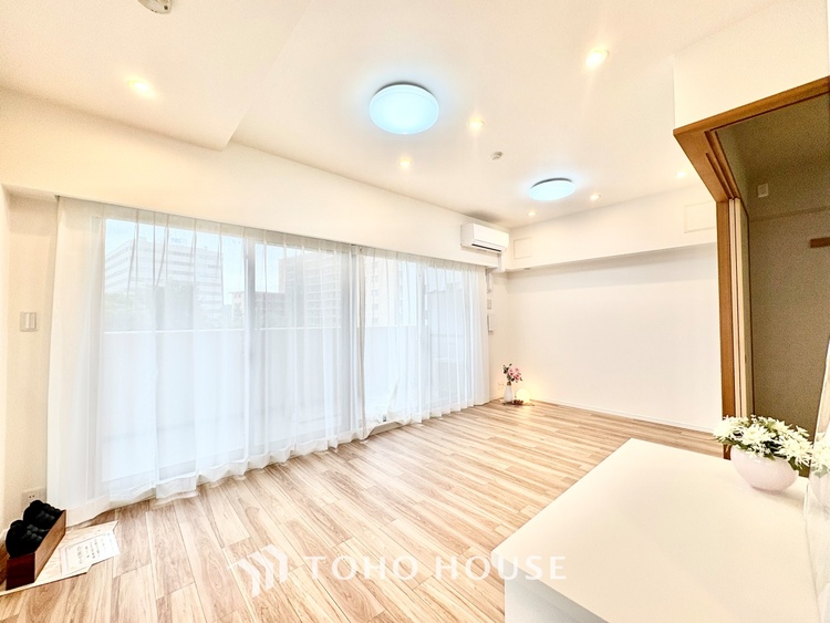 内装 【Green orchestra】◆緑の匂いに誘われて◆目を閉じれば深緑の香り。五感を研ぎ澄まし、日々の疲れを心から癒してくれる。深呼吸するほどに爽やかな薫りたち込める新緑にそと微笑む私達。