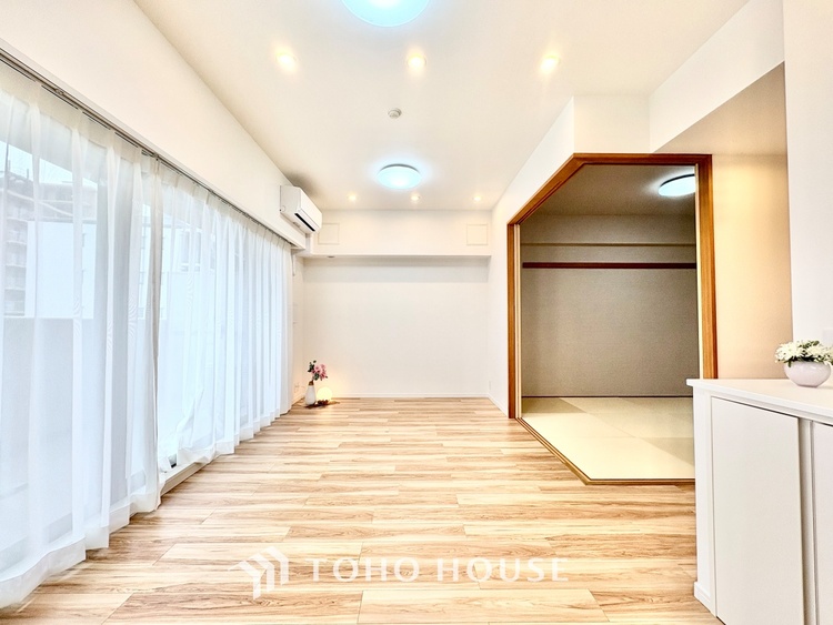 内装 【Green orchestra】◆緑の匂いに誘われて◆目を閉じれば深緑の香り。五感を研ぎ澄まし、日々の疲れを心から癒してくれる。深呼吸するほどに爽やかな薫りたち込める新緑にそと微笑む私達。