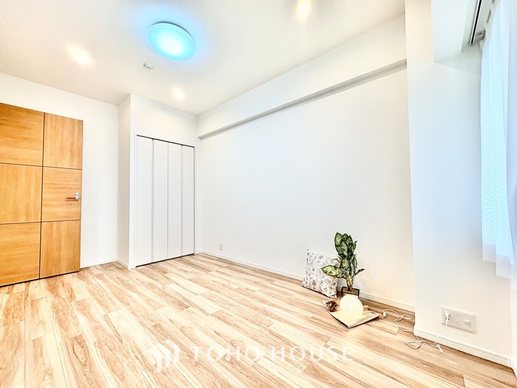 内装 ◆時を忘れる場所◆ここにはみんなが集い、食事と楽しい会話が始まる。話に夢中になりすぎて、ついつい時を忘れ夜半過ぎになってしまう。そんな束の間の幸せを感じさせてくれる場所でありたい。