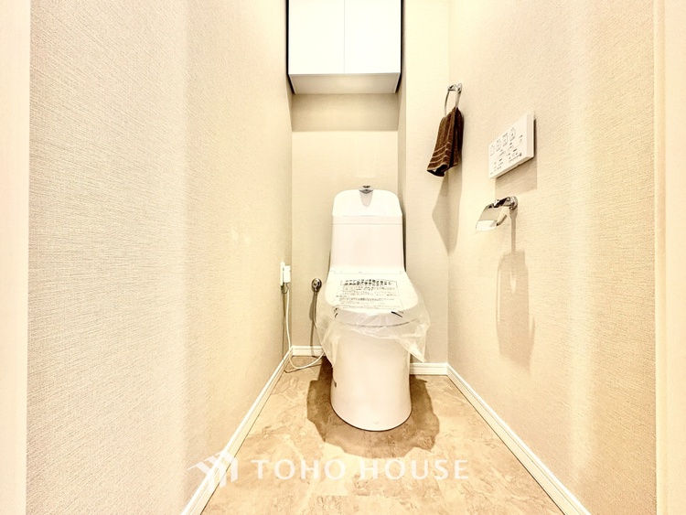 トイレ 【some philosophy was born from here】思索もできる空間。トイレのそんな側面も評価されていい時代かなと。