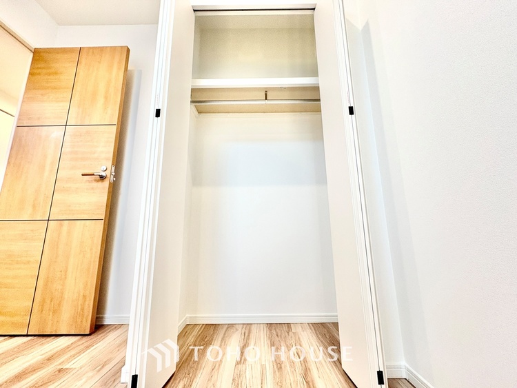 収納 【a closet full of dreams】しまいきれない思い出はクローゼットに。いつでも取り出せる広さが生活を彩る。