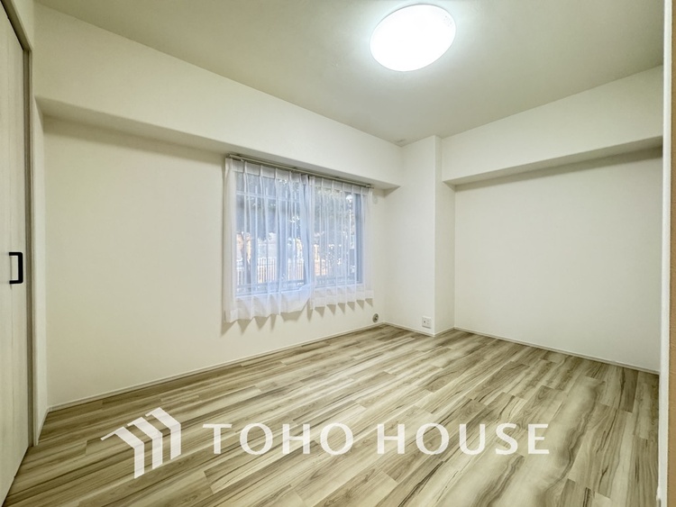 内装 採光もある洋室は、くつろぎのひと時を過ごすのにぴったり