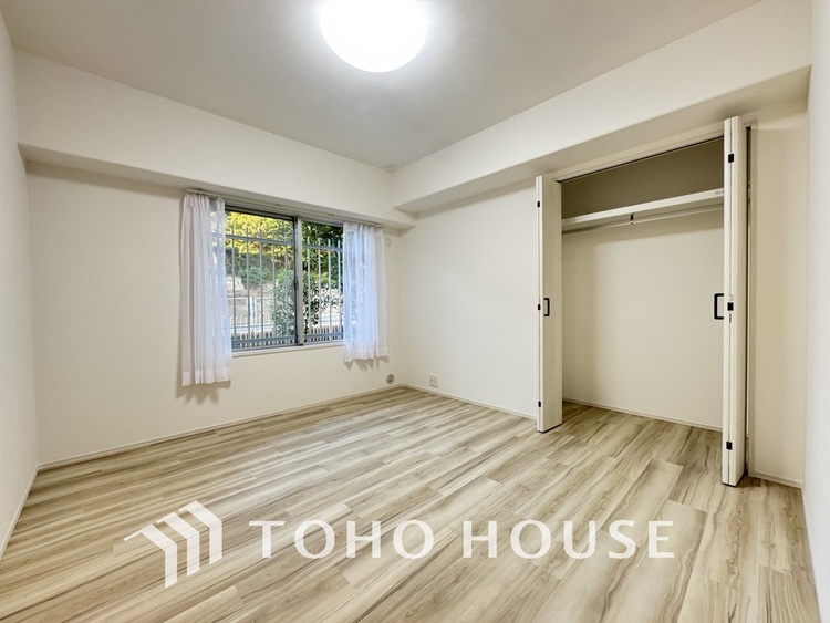 内装 1日の疲れを癒し、心地よく寛げるようゆったりとした広さをしています