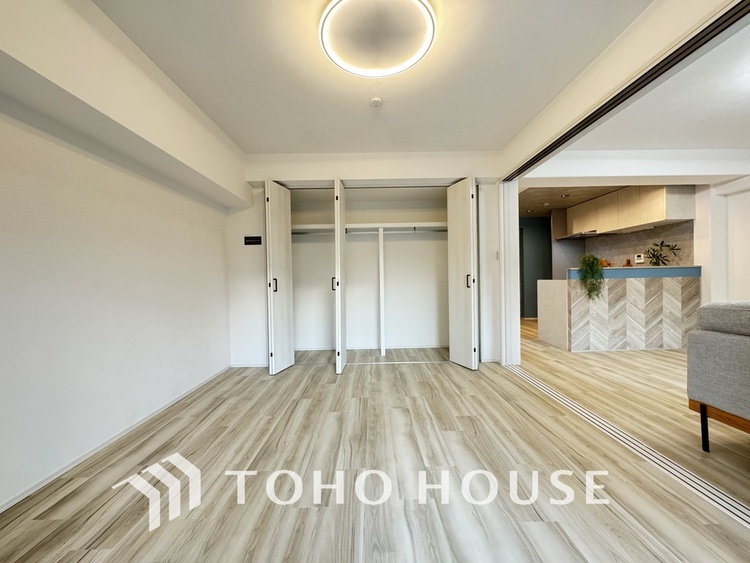 内装 シンプルですっきりとした室内は飽きのこない居心地の良い雰囲気です