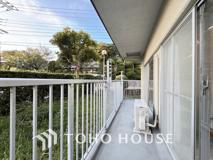 バルコニー 陽当たり良好なバルコニー