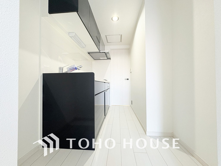 キッチン リビングから見えにくい設計のキッチンで、集中してお料理もできますね