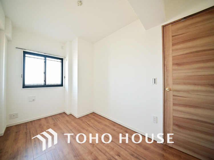 内装 採光もある洋室は、くつろぎのひと時を過ごすのにぴったり