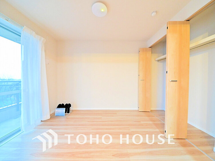 内装 シンプルですっきりとした室内は飽きのこない居心地の良い雰囲気です