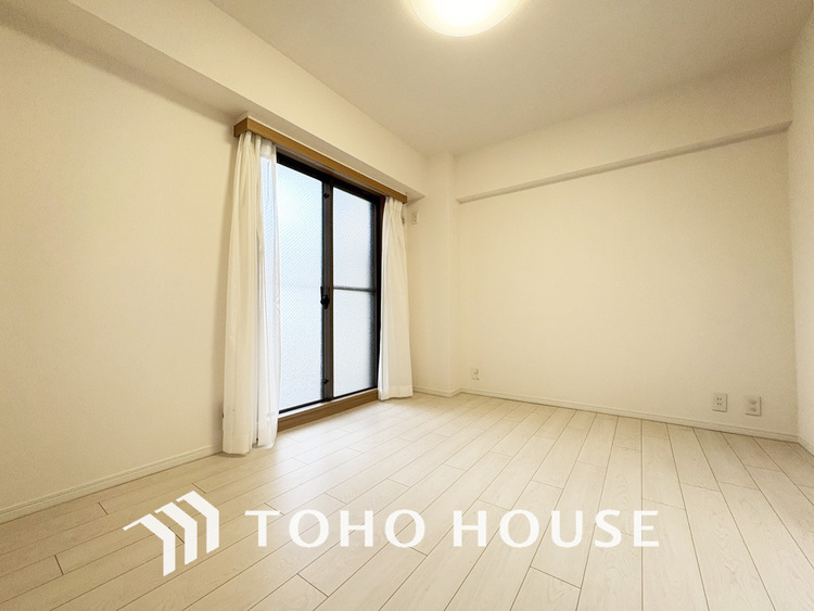 内装 1日の疲れを癒し、心地よく寛げるようゆったりとした広さをしています