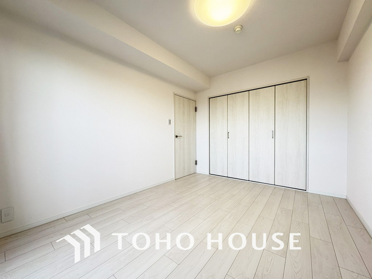 内装 シンプルですっきりとした室内は飽きのこない居心地の良い雰囲気です