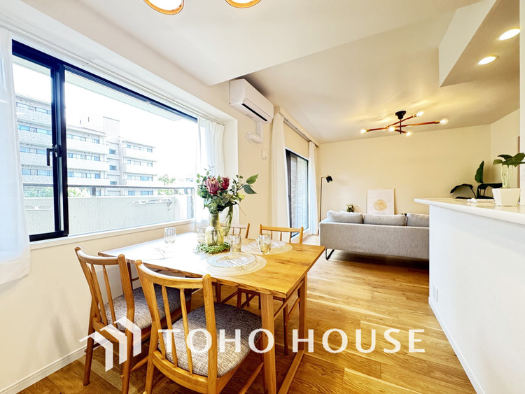 内装 ゆったりとくつろげる上質なリビングダイニング