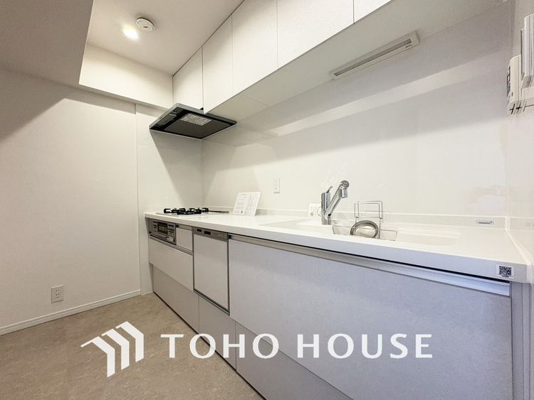 キッチン シンプルな部屋の雰囲気に溶け合うナチュラルキッチン