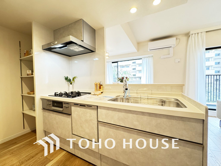 キッチン シンプルな部屋の雰囲気に溶け合うナチュラルキッチン