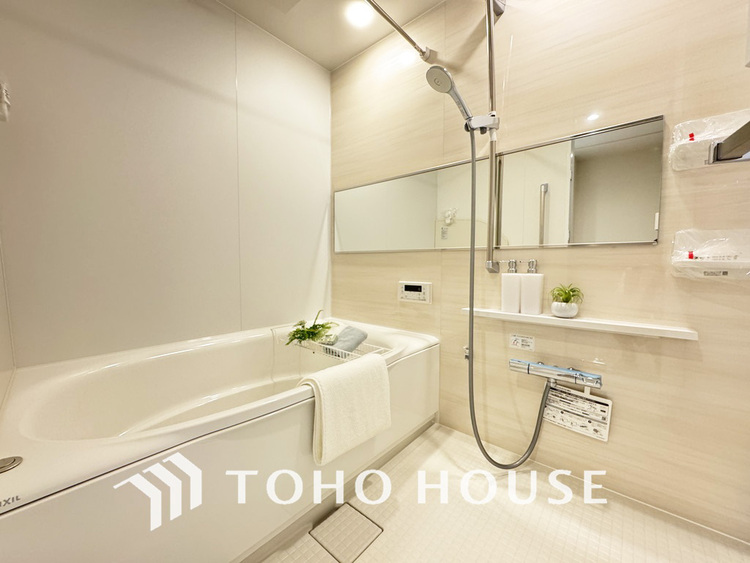 風呂 一日の疲れを癒すバスルームは、心地よいリラックスを叶える清潔感溢れる空間