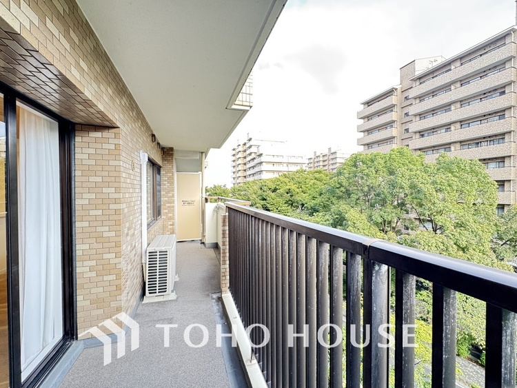 バルコニー 陽当たり良好なバルコニー