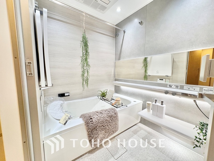 風呂 浴室は一日の疲れを癒す特別な空間。清潔感と快適性で心身ともにリフレッシュできます。