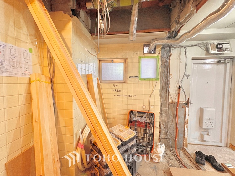 洗面 《改装中》清潔感あふれる洗面化粧台で、毎日の身支度を快適にサポートします。