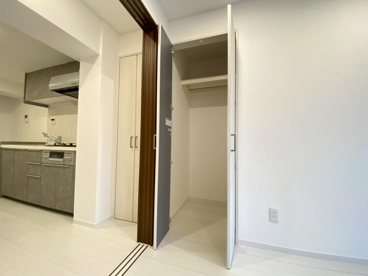 その他 収納スペースが付いていて、お部屋を広く使っていただけます。